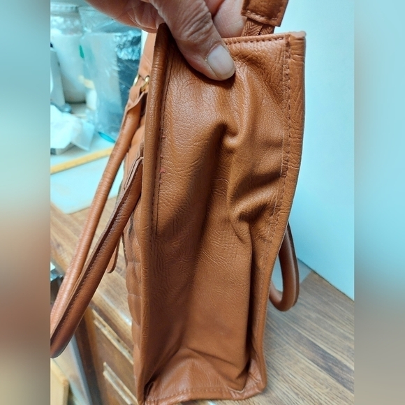 Atmosphere Butterscotch Quilted Tote Bag - Picture 6 of 12